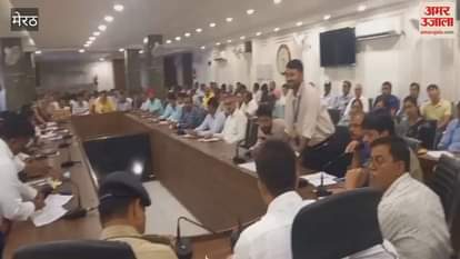 Meerut: Discussion regarding exams