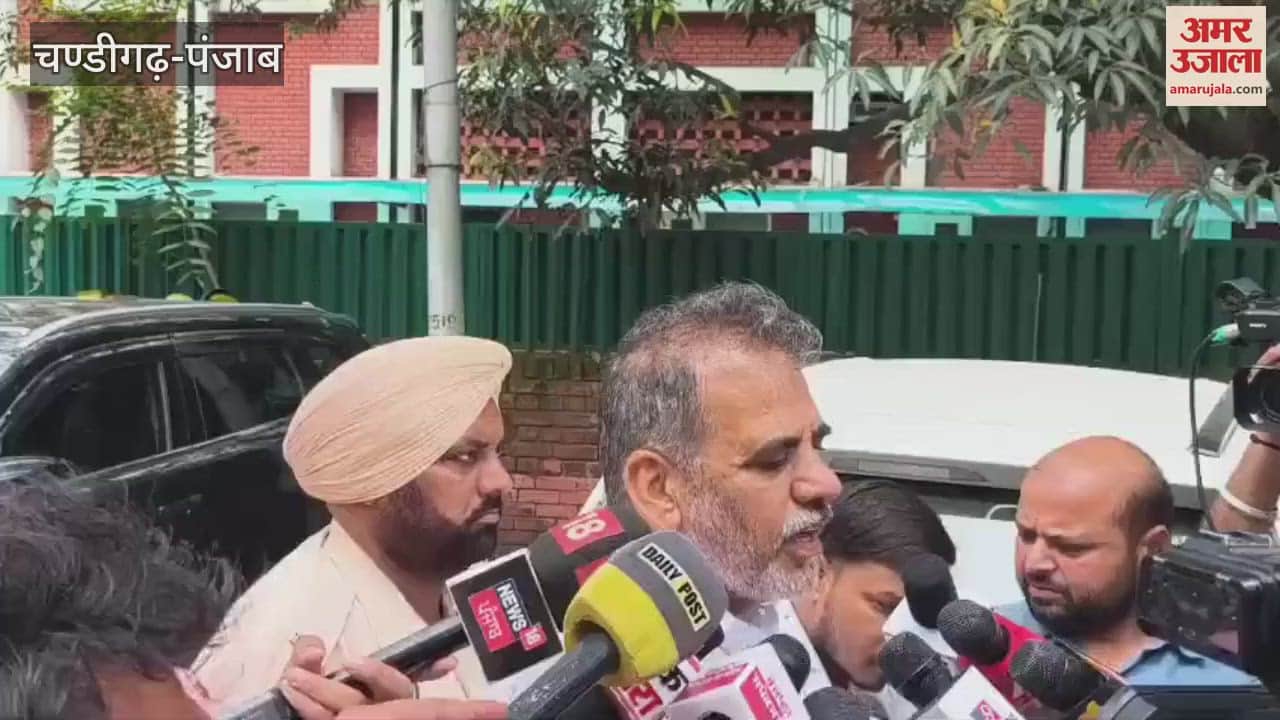 Akali leaders protest against vigilance raid at Bikram Majithia's house
