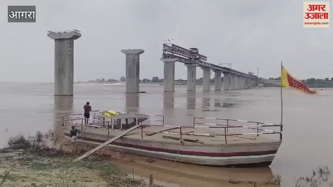 Chambal's water level is continuously rising, motor boat operations stopped