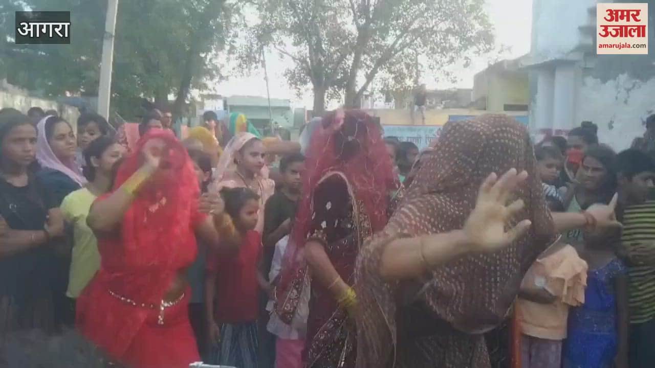 Women dancing on the road were run over by a car