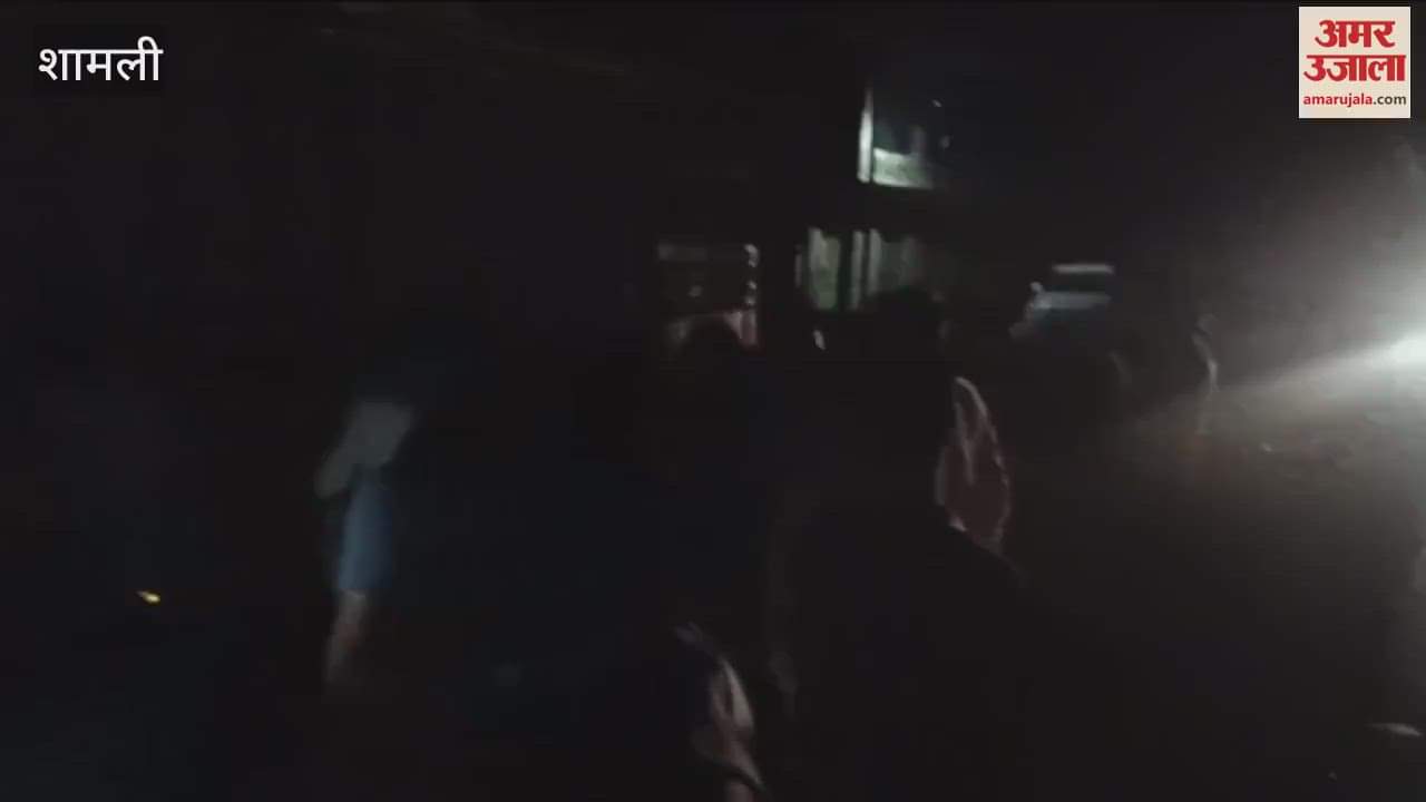 Shamli: Chairman's son arrested for looting 200 bags of urea from a truck.