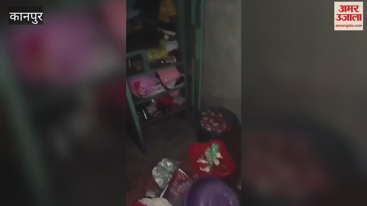 Lakhs stolen by breaking the locker of the cupboard, police engaged in investigation