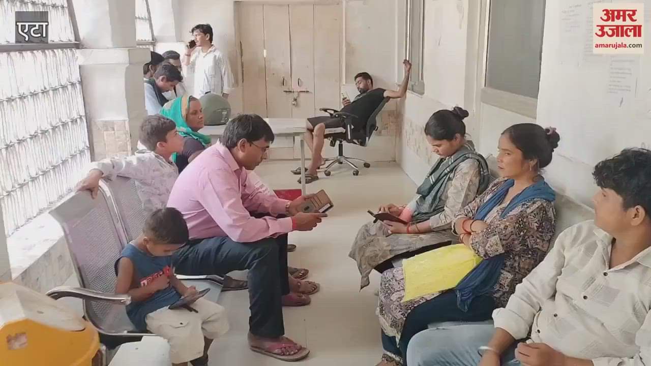 Crowd gathered at post offices for KYC