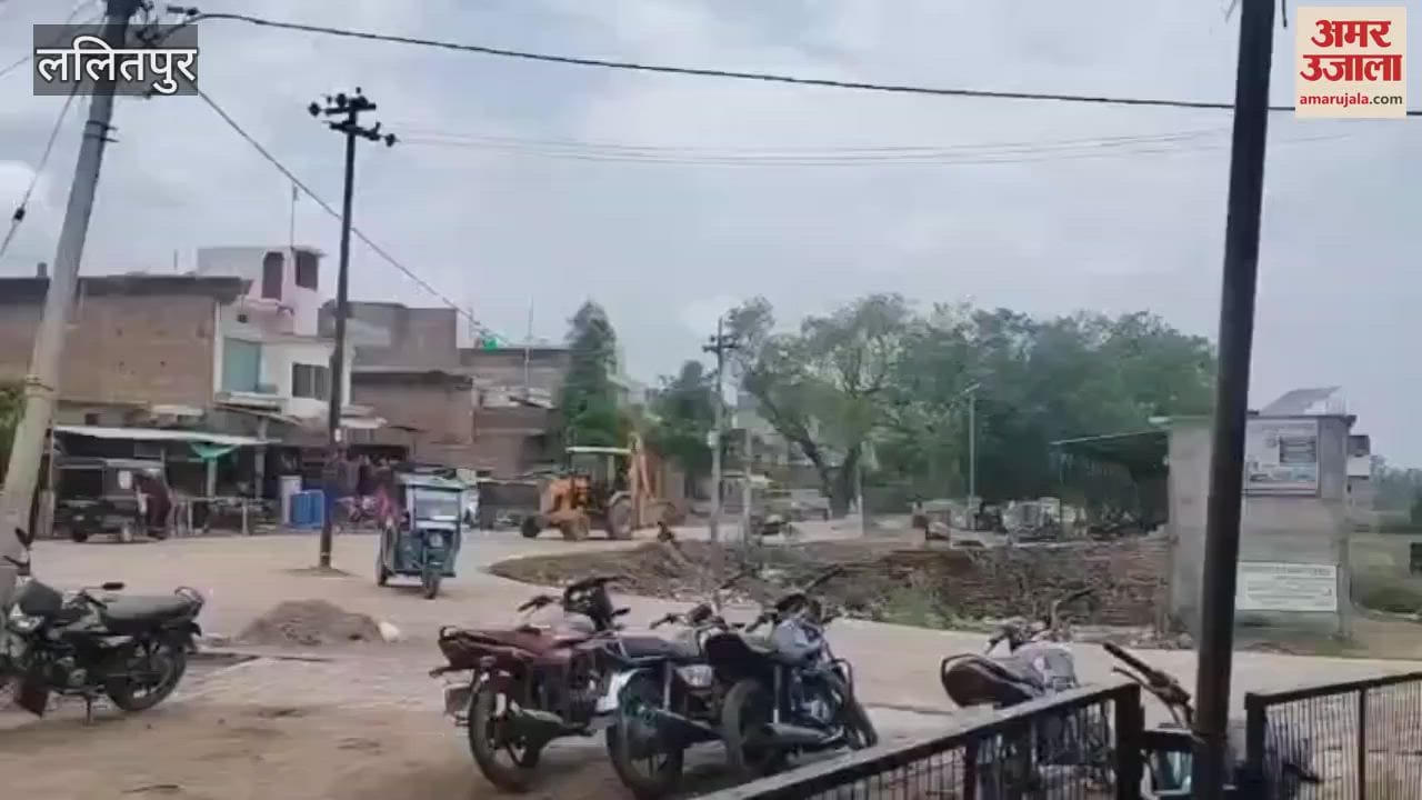 Young man sitting on roof of a bus came under grip of 11 thousand line In Lalitpur s Narahat