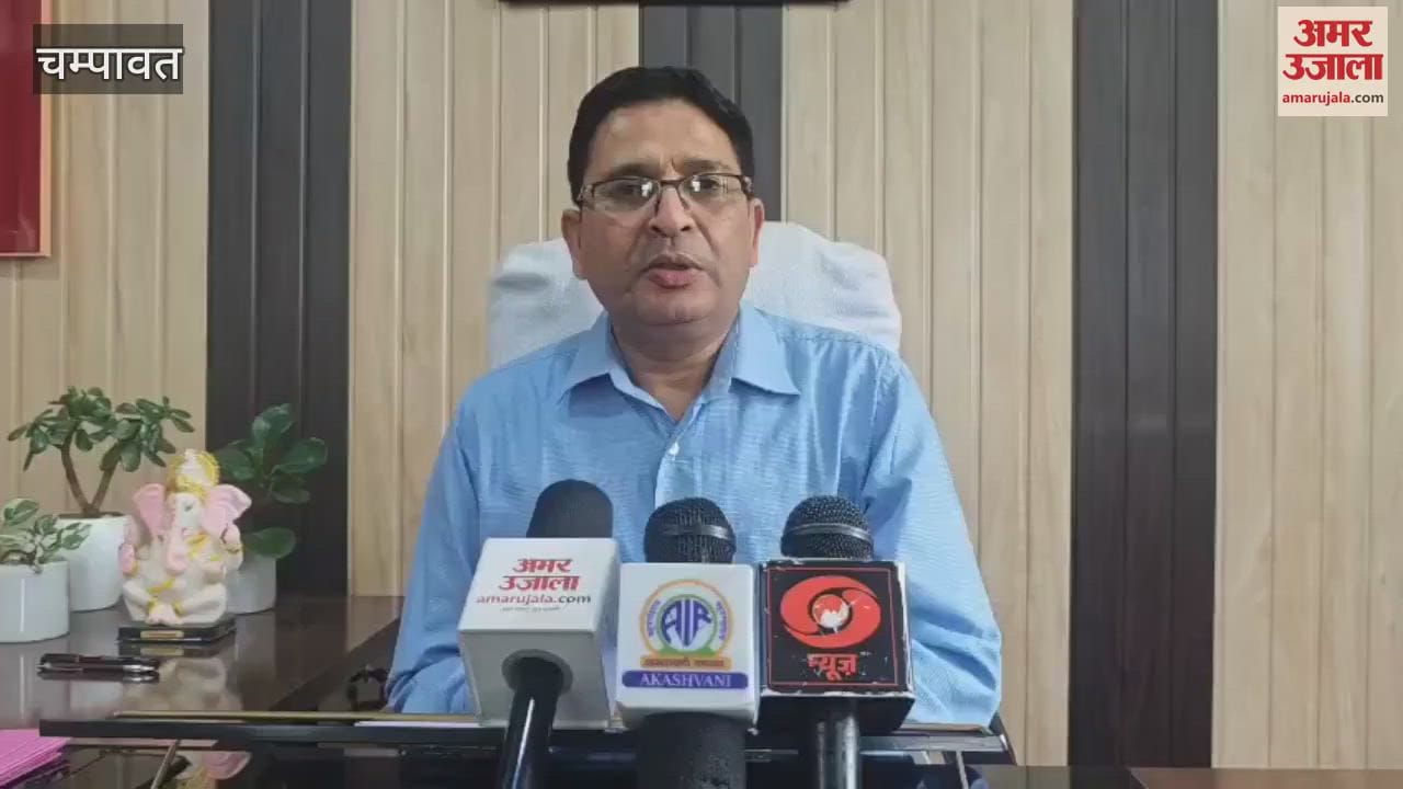 Champawat DM Manish Kumar inspected the district hospital late night