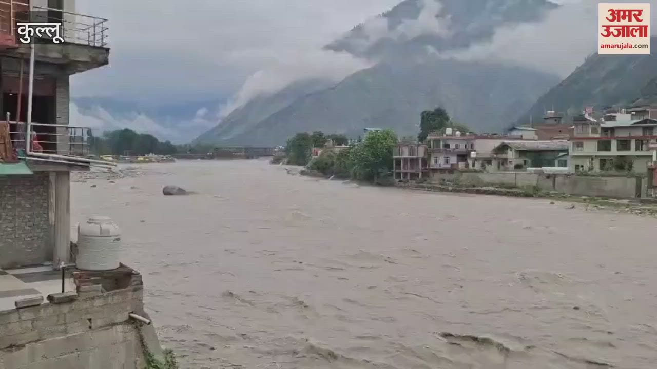 Weather has deteriorated again in Kullu light rain is falling