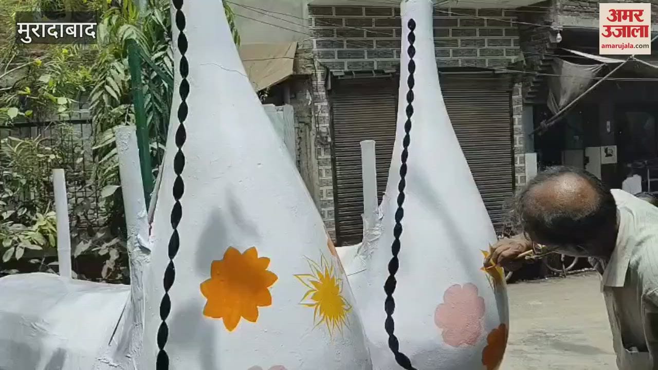 Preparations for Moharram, Mahfooz Ali painting huris in Peer Gaib Mohalla