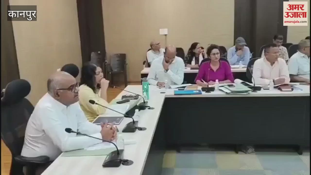DM expressed displeasure with officials in the meeting held in the new auditorium at Sarasaiya Ghat