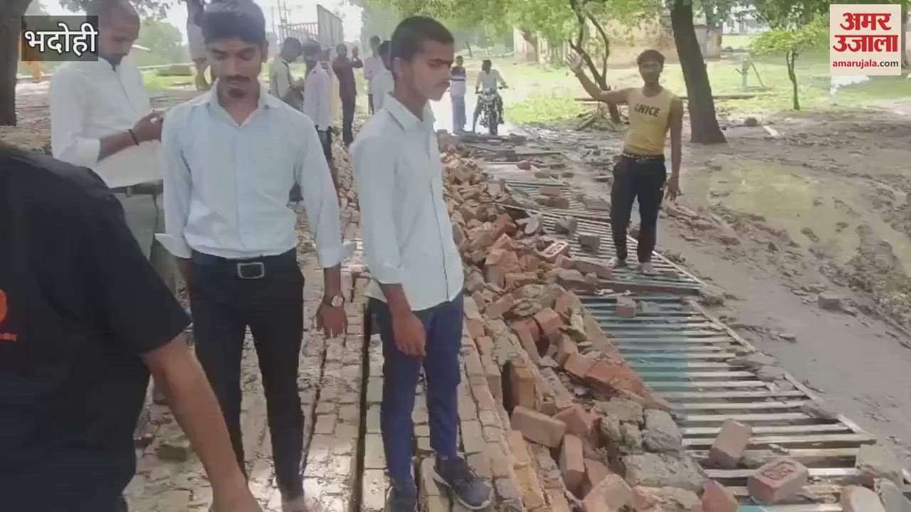 safety wall of the railing of the railway platform collapsed due to rain one injured