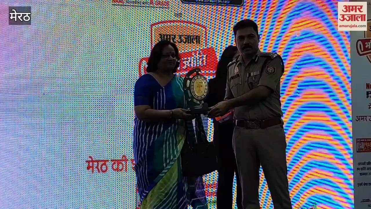 Meerut: Intermediate toppers honored in Amar Ujala Bhavishya Jyoti 2025 program