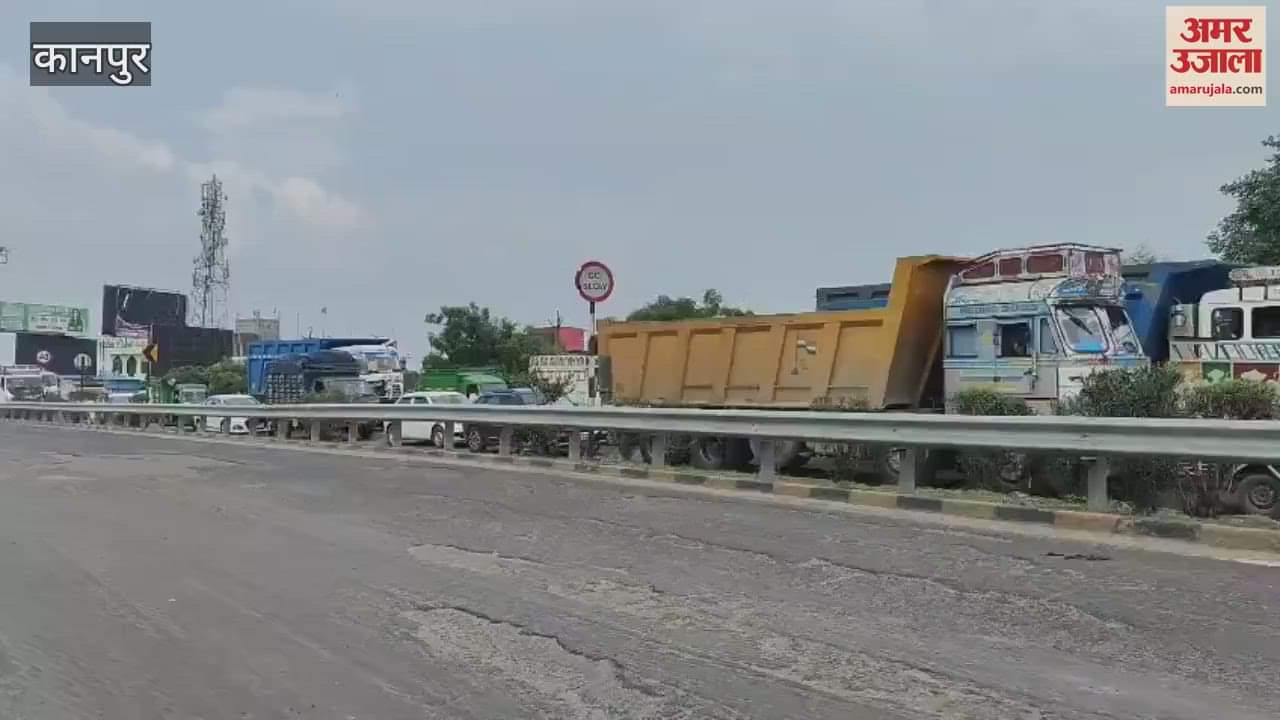 Vehicles crawling due to repair work on Jajmau highway