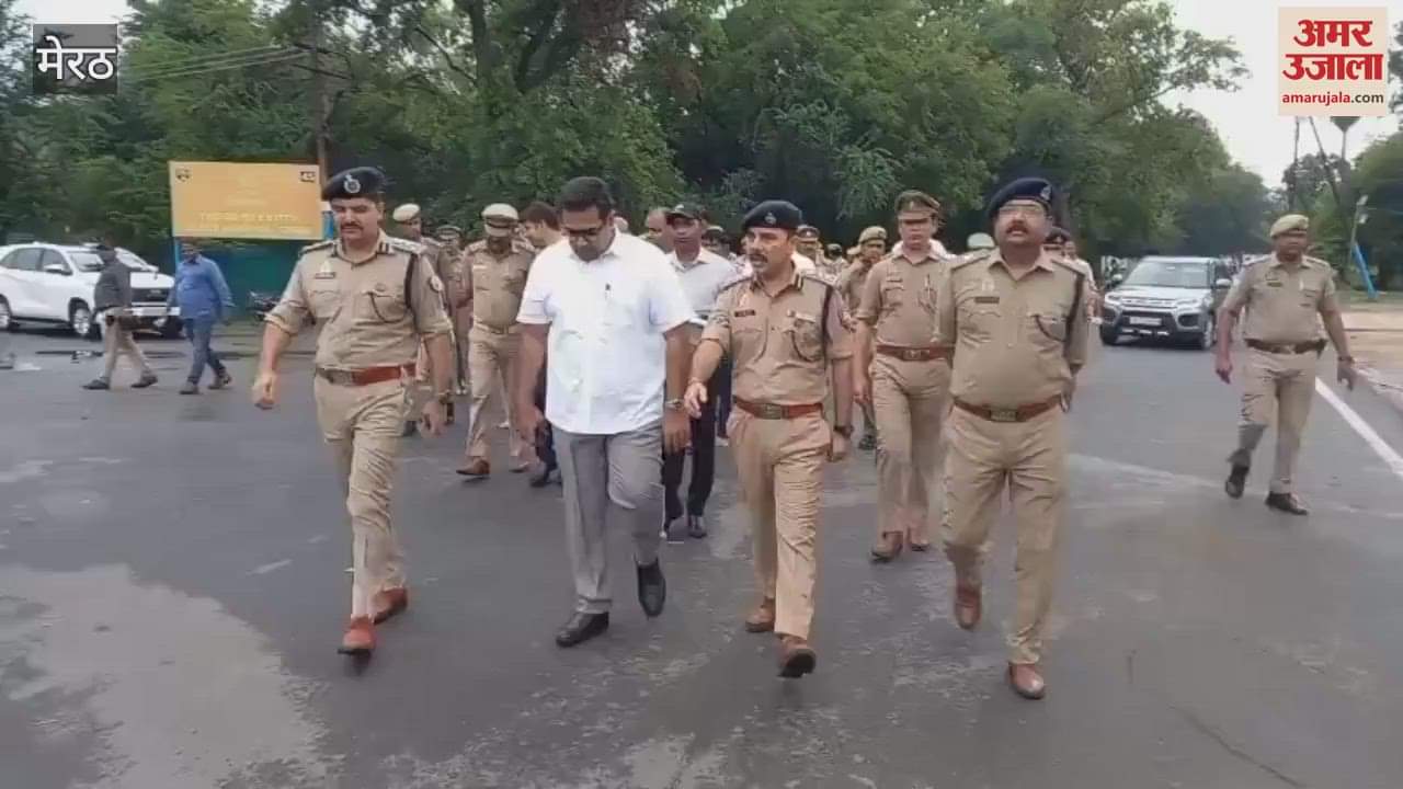 Meerut: Commissioner-DIG set out flag march on Baba Augharnath temple route