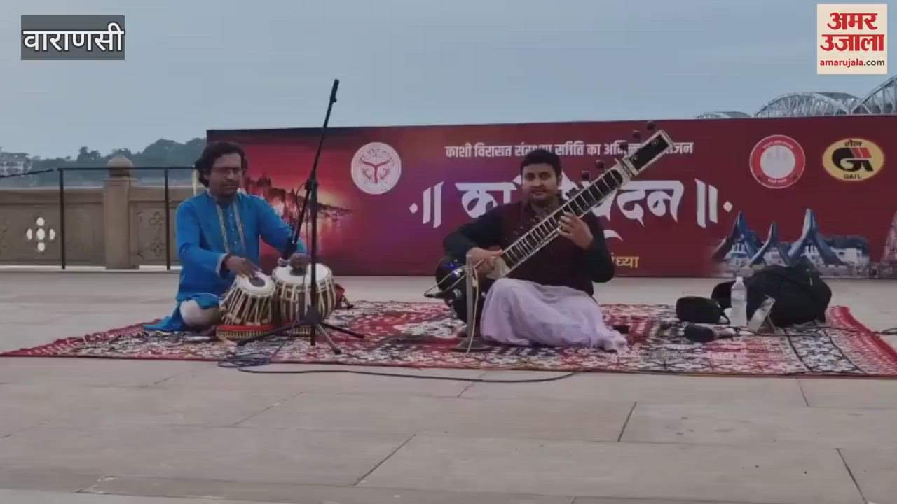 Tabla player from Jaunpur performed at ghats of Kashi
