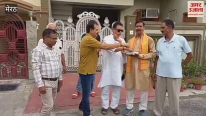 happiness among the neighbors when Meeruts Aastha Poonia became a fighter pilot