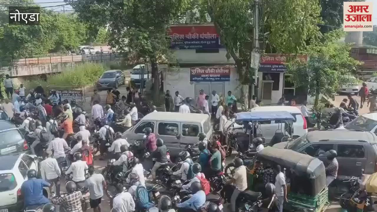 Traffic jam near Ghanghola police post in Greater Noida