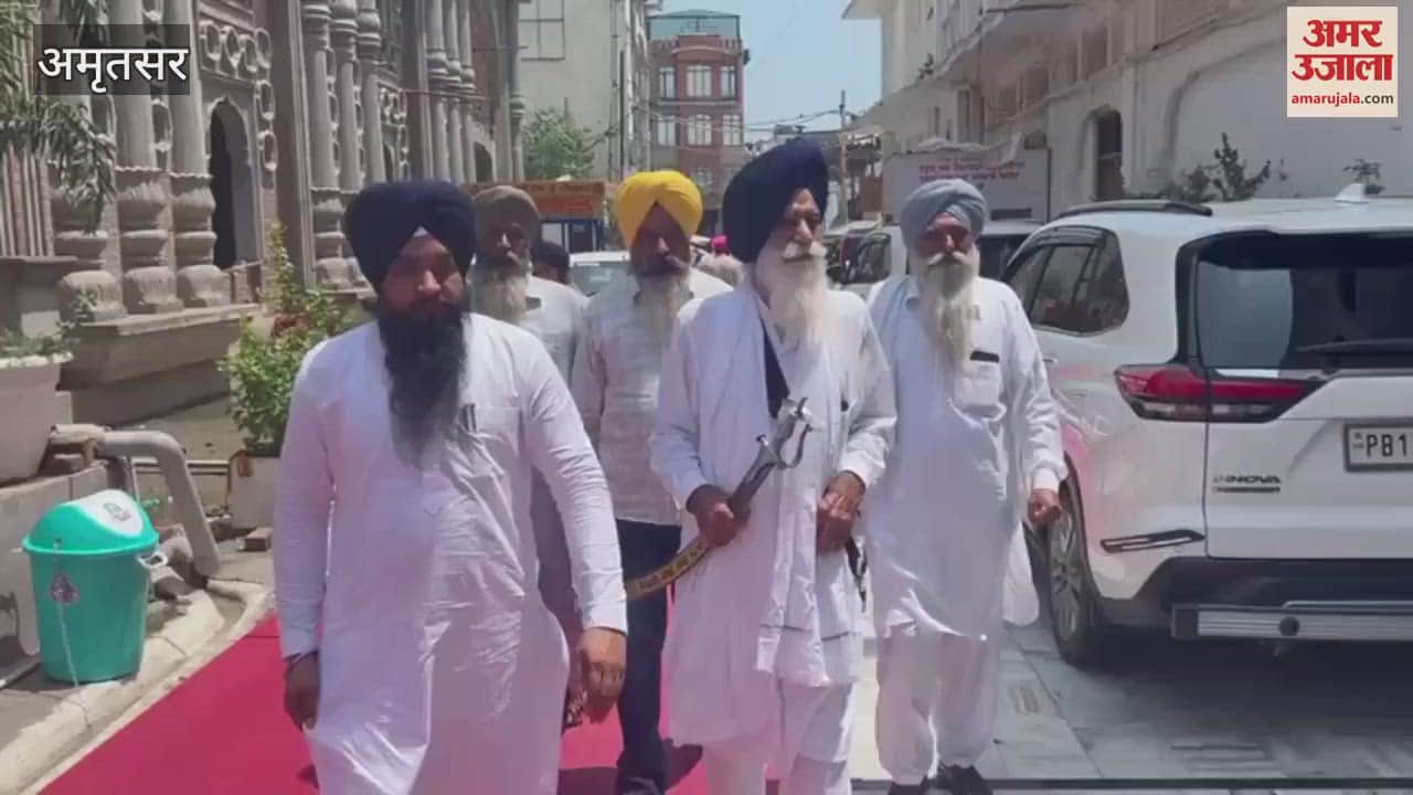 President of Haryana Sikh Gurdwara Management Committee Jagdish Singh Jhinda reached Sri Harmandir Sahib