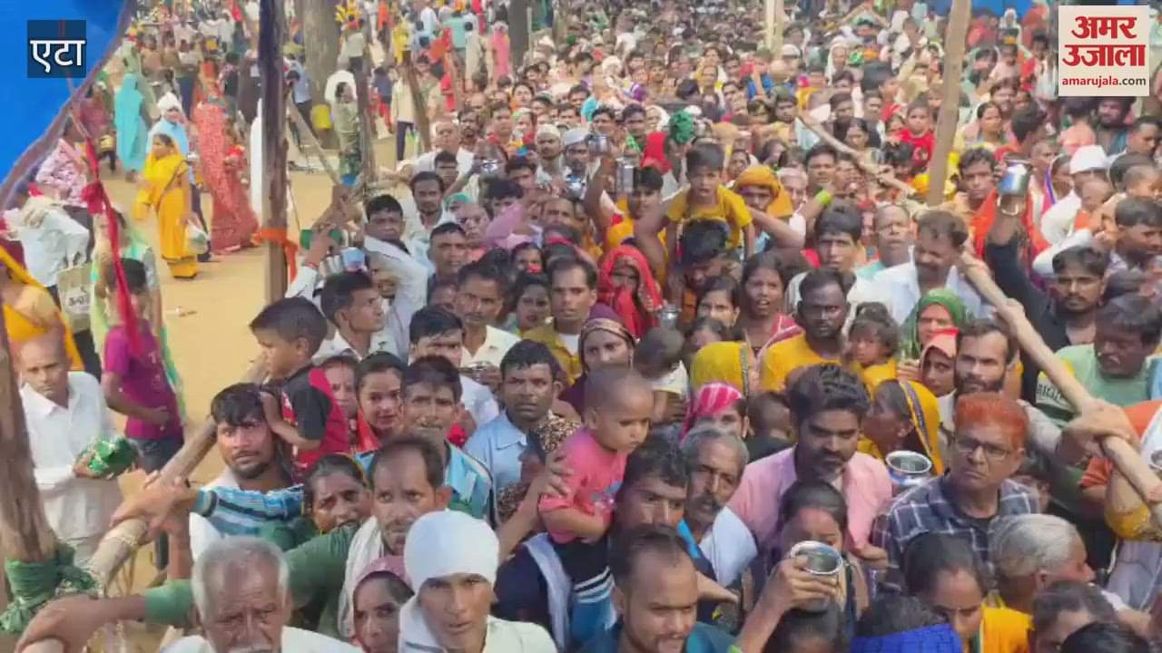 huge Crowd of pilgrims in etah