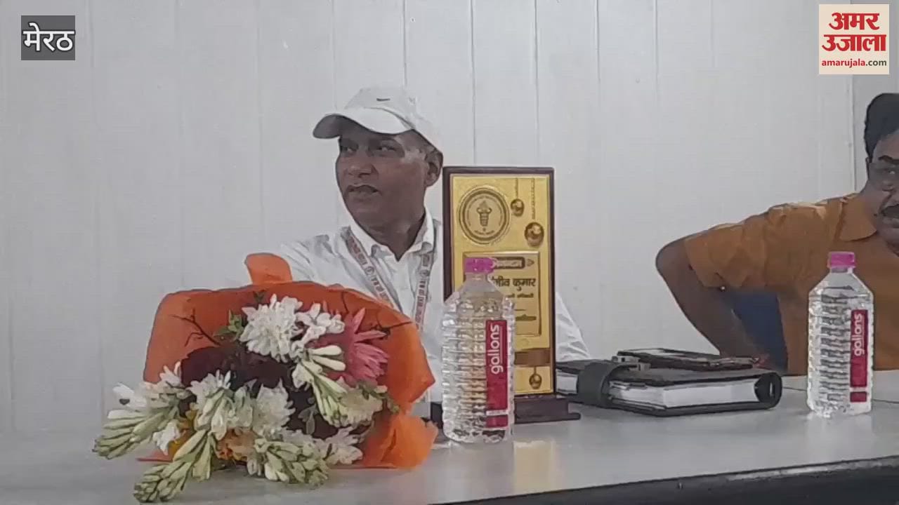 Meerut: Regional Officer Dr Sanjeev Kumar was felicitated on being given a new position by NIMA