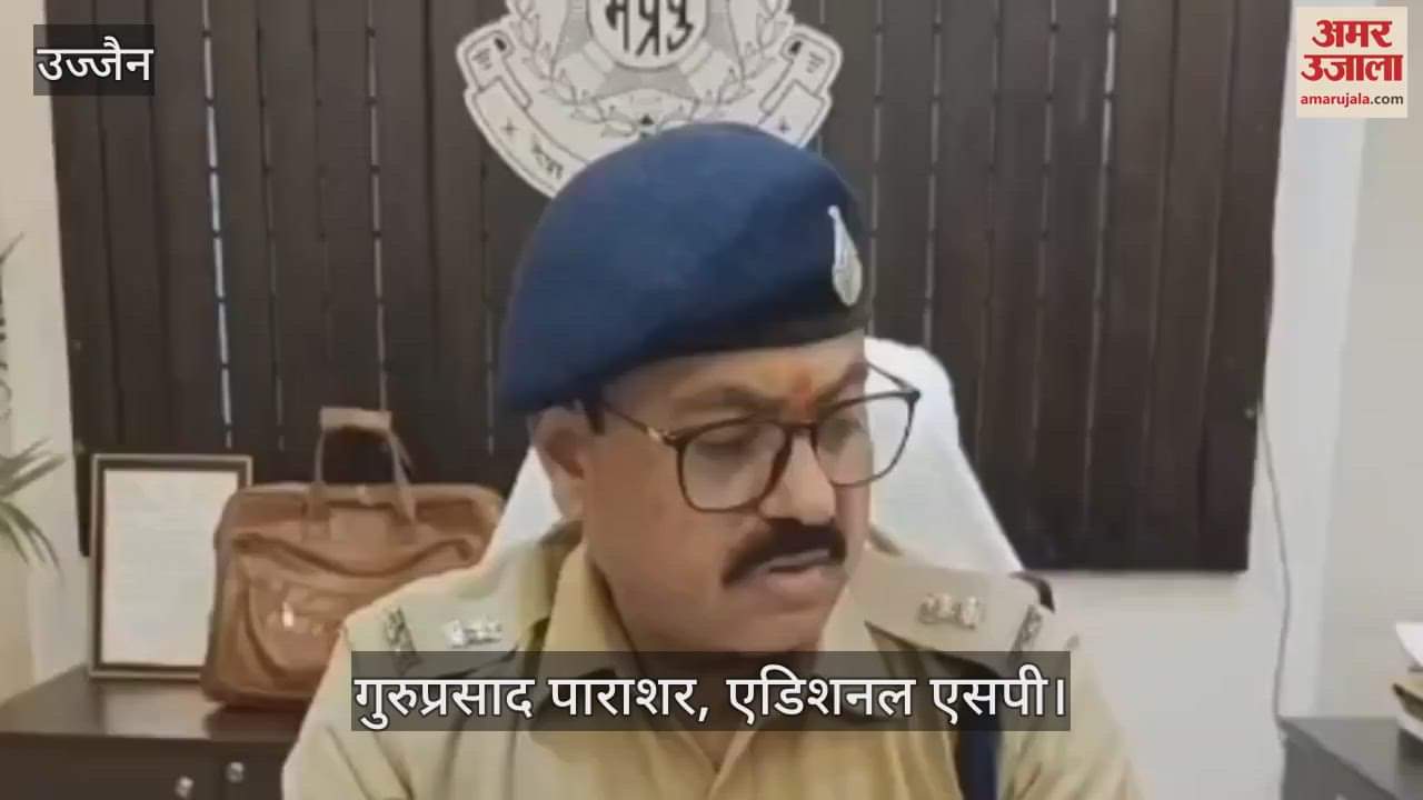 Tragic accident: 2 young men died in a van collision, angry people set the van on fire