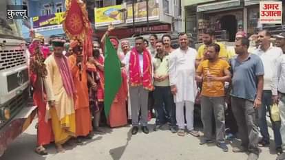 Kullu The holy stick left from Nirmand on Monday for the Shumar Shrikhand Mahadev Yatra