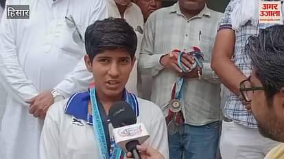 Ice skating player Chahat accused a player from MP of pushing her down