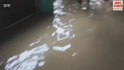 Una Water entered houses shops and cattle sheds in Nakadoh valuables got damaged