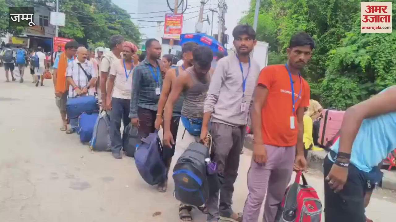 A crowd of Shiva devotees gathered at Bhagwati Nagar Yatri Niwas, a kilometer long queue