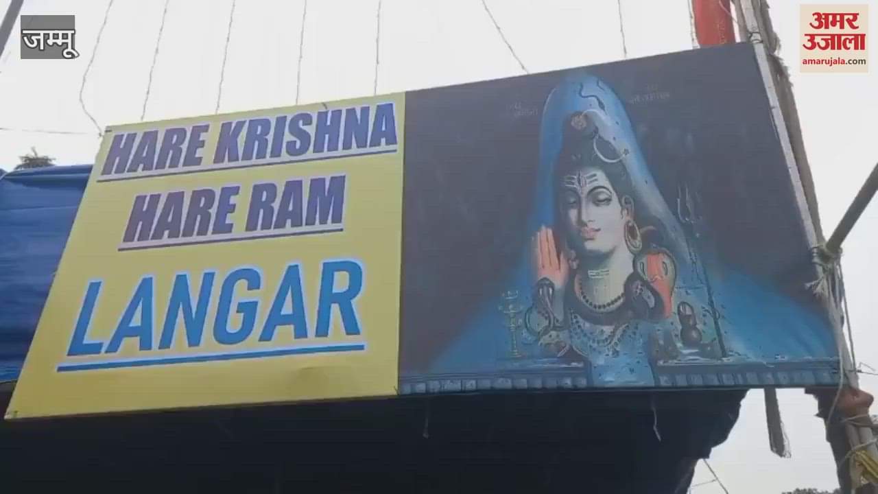 Samba youth serving continuously in Palamod for four years, providing food and support to travellers