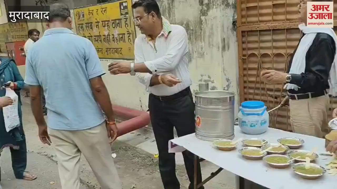 Rotary Club Moradabad distributed food at the district hospital gate, service work continues every Saturday