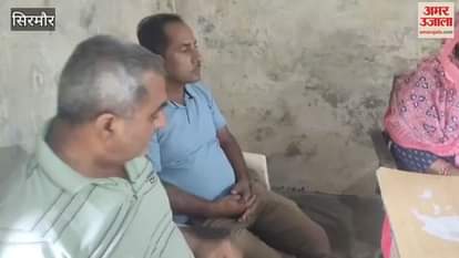 Sirmaur People are angry due to the secretary not attending the Gram Sabha meeting