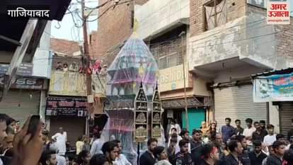 mourners mourned with knives remembering martyrs of Karbala field In Ghaziabad