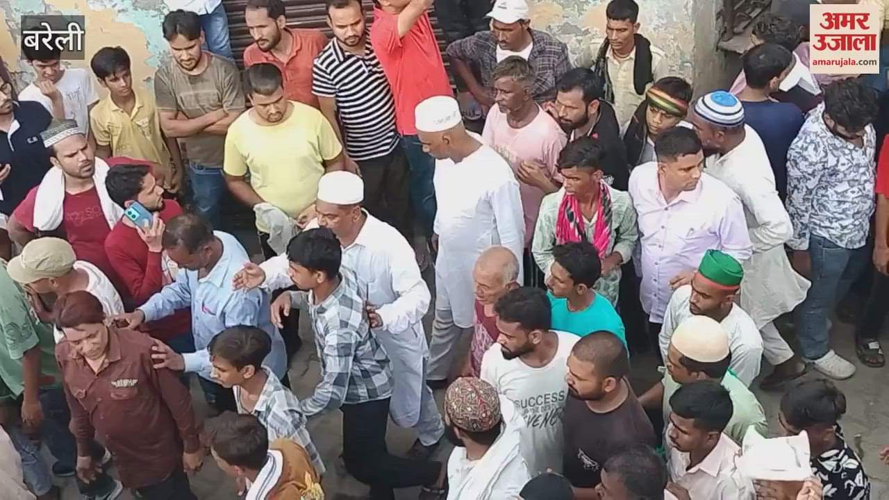 32 years old dispute ended completely flowers of harmony rained on the procession in Jogi Nawada Bareilly