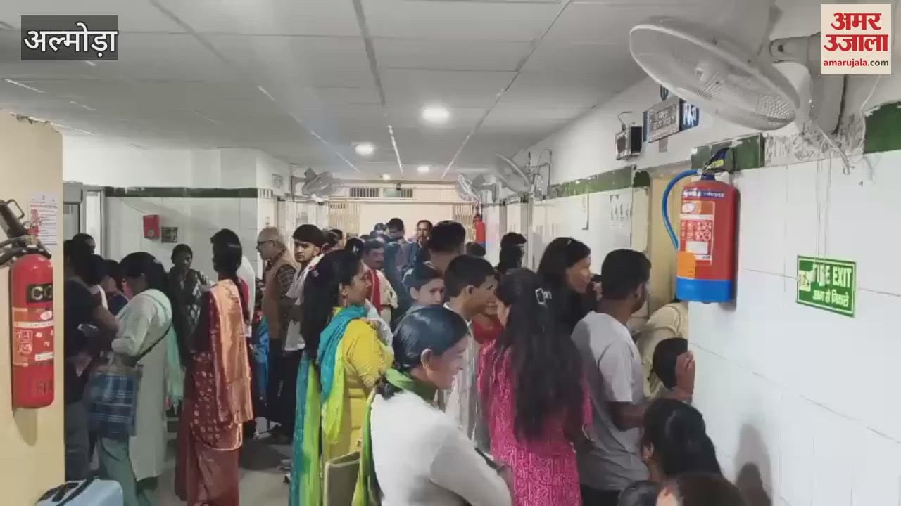 The changing weather has increased the number of patients in the hospital in almora