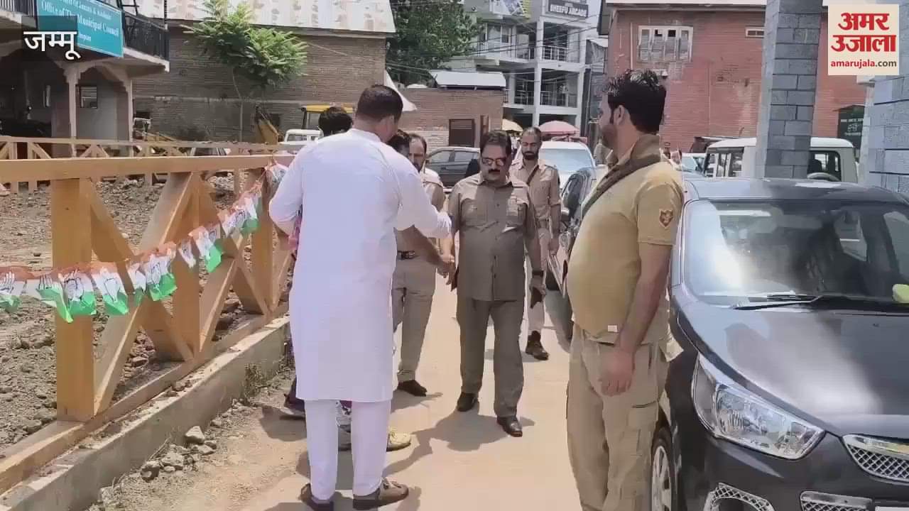 Congress Holds Workers’ Meeting in Shopian; Prominent Leaders Attend