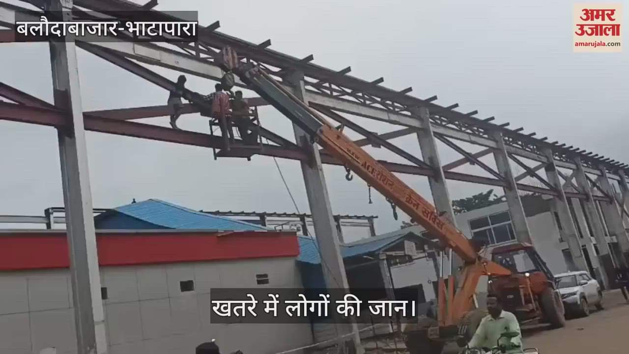 Negligence is at its peak in railway construction work in Bhatapara