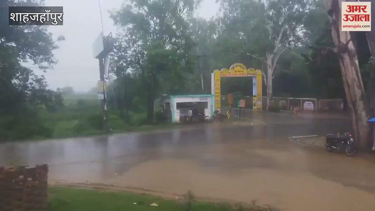 Heavy rain in Shahjahanpur in the morning