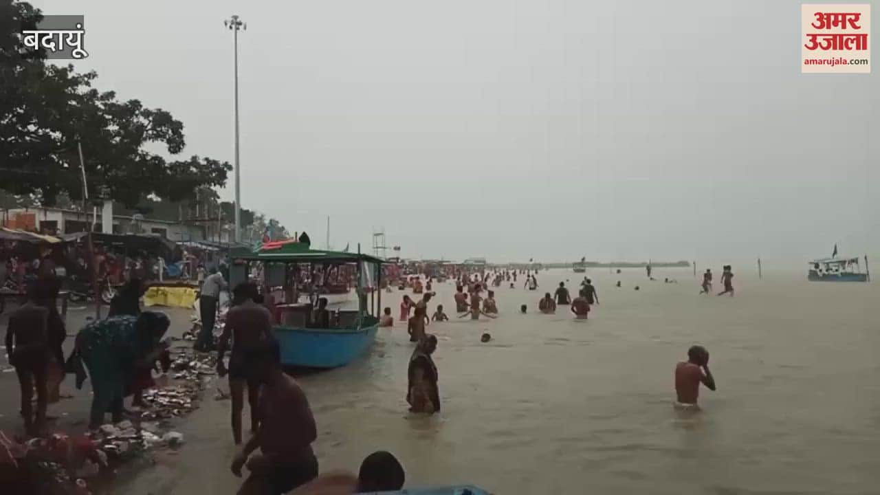 Thousands of devotees gathered at Kachla Ganga Ghat in Budaun