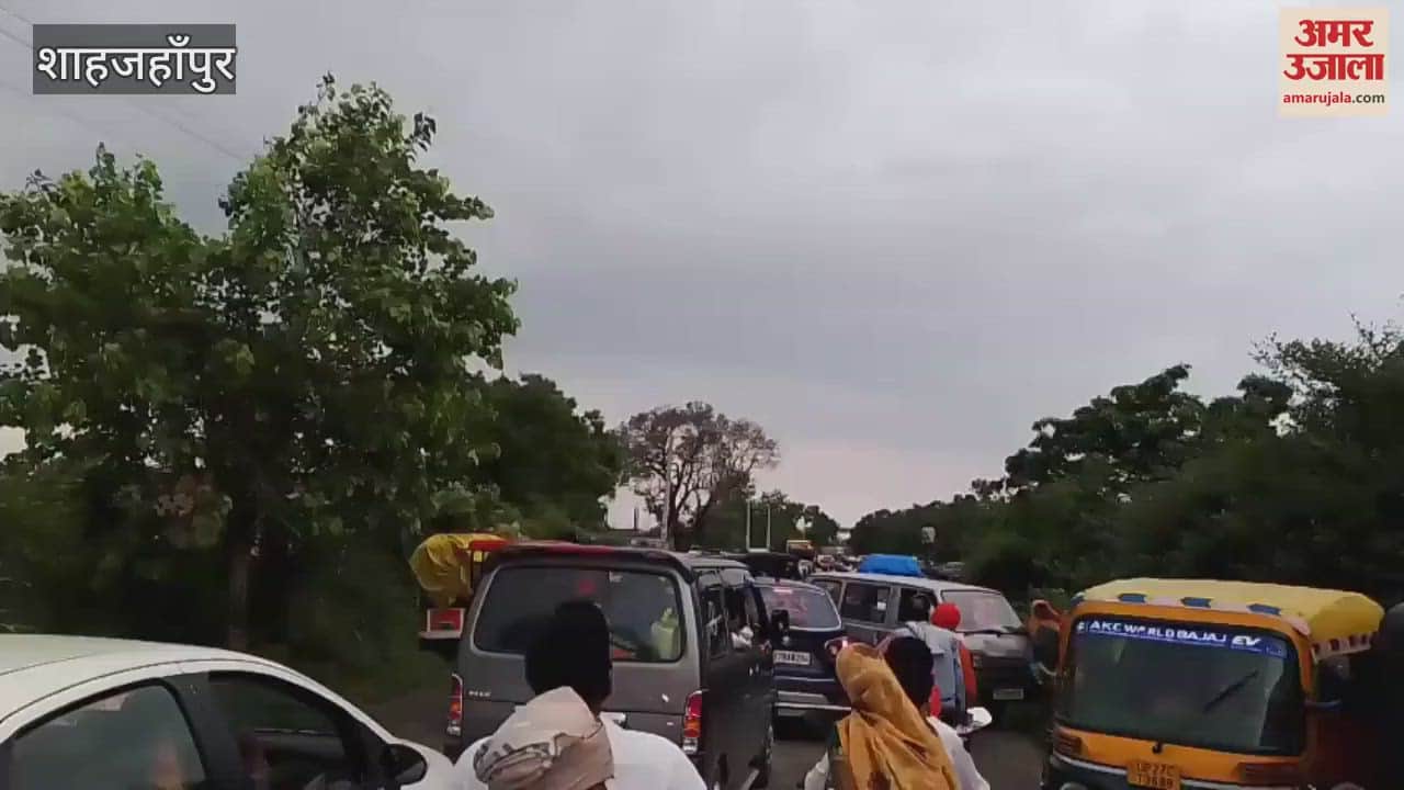 Devotees gathered for Ganga bath at Dhaighat in Shahjahanpur