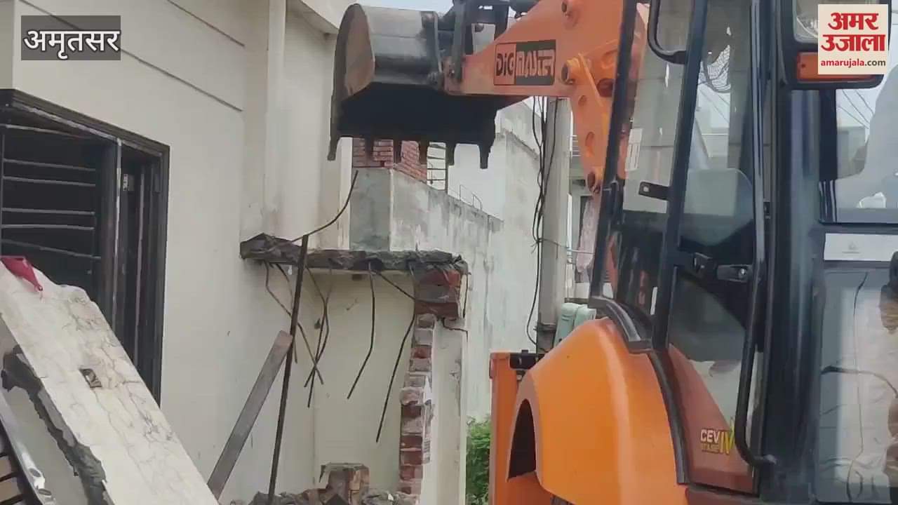 Bulldozer drive on house of drug smuggler in Amritsar