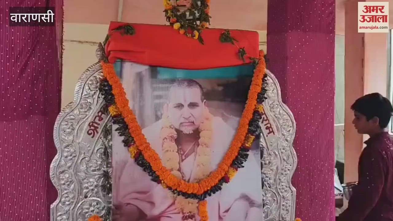 Sampatkumaracharya said Expressing respect honour and gratitude is Guru Dakshina