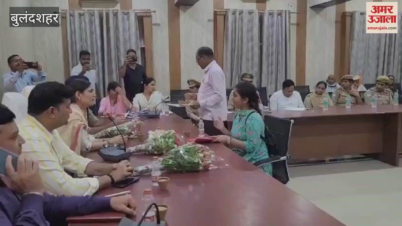 victim wept in front of member of Women Commission in Khurja Tehsil of Bulandshahr