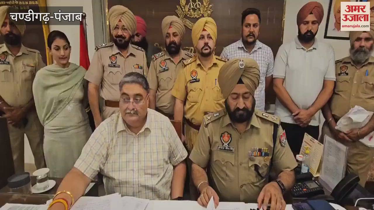 Three smugglers arrested with 2 kg heroin from Zira
