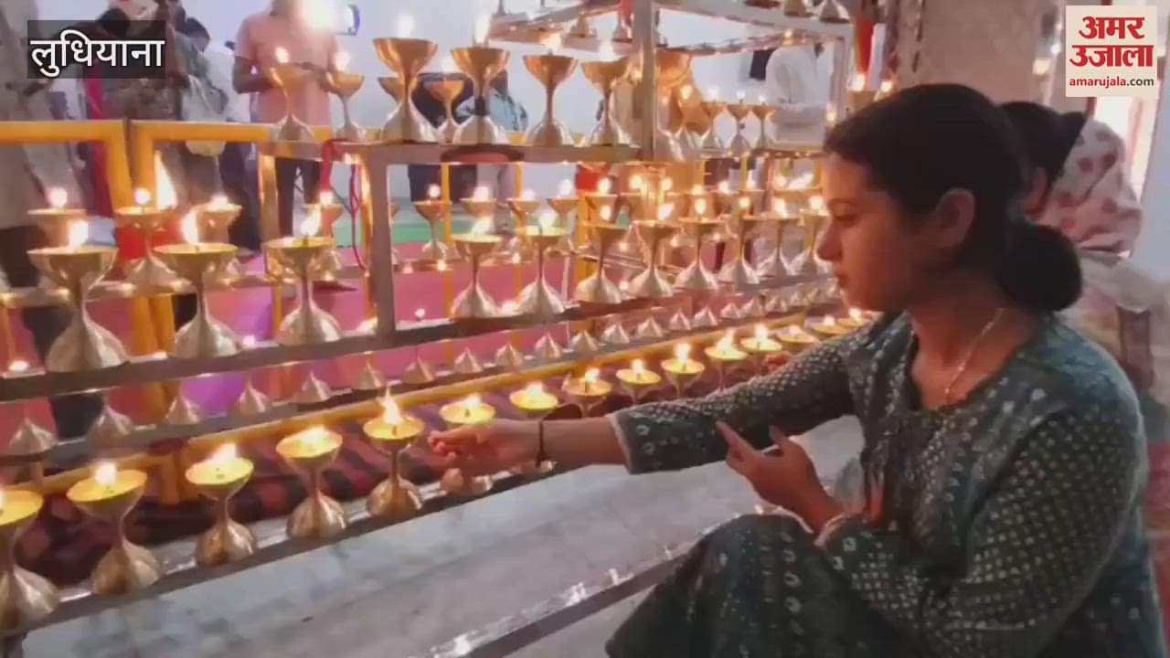 108 eternal lamps were lit at Shri Geeta Mata Temple in Ludhiana on Navratri.