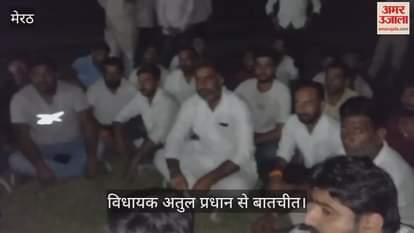 The BJP is trying to divide the great men into castes; outsiders had pelted stones at them.