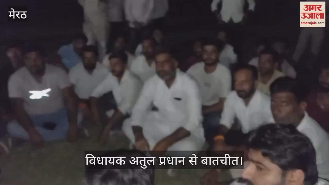 The BJP is trying to divide the great men into castes; outsiders had pelted stones at them.