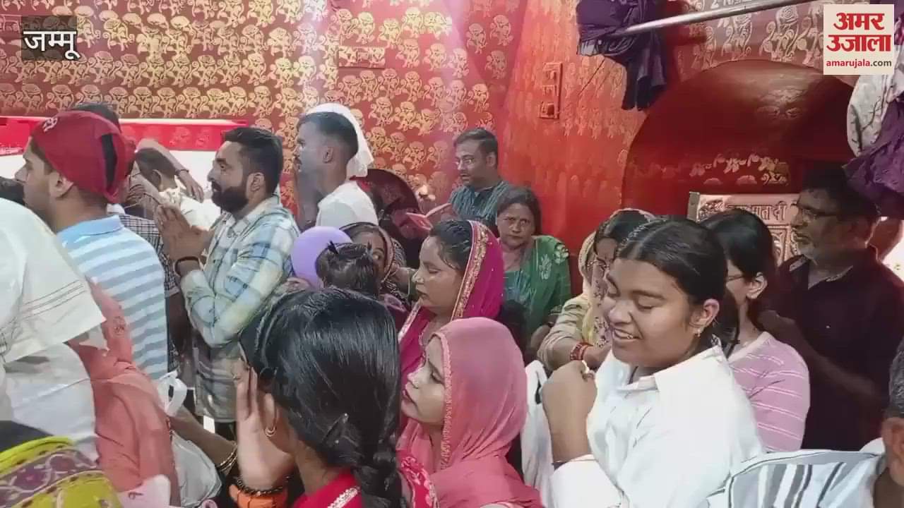 On the first Navratri, a wave of devotion poured in at the shrine of Bave Wali Mata.