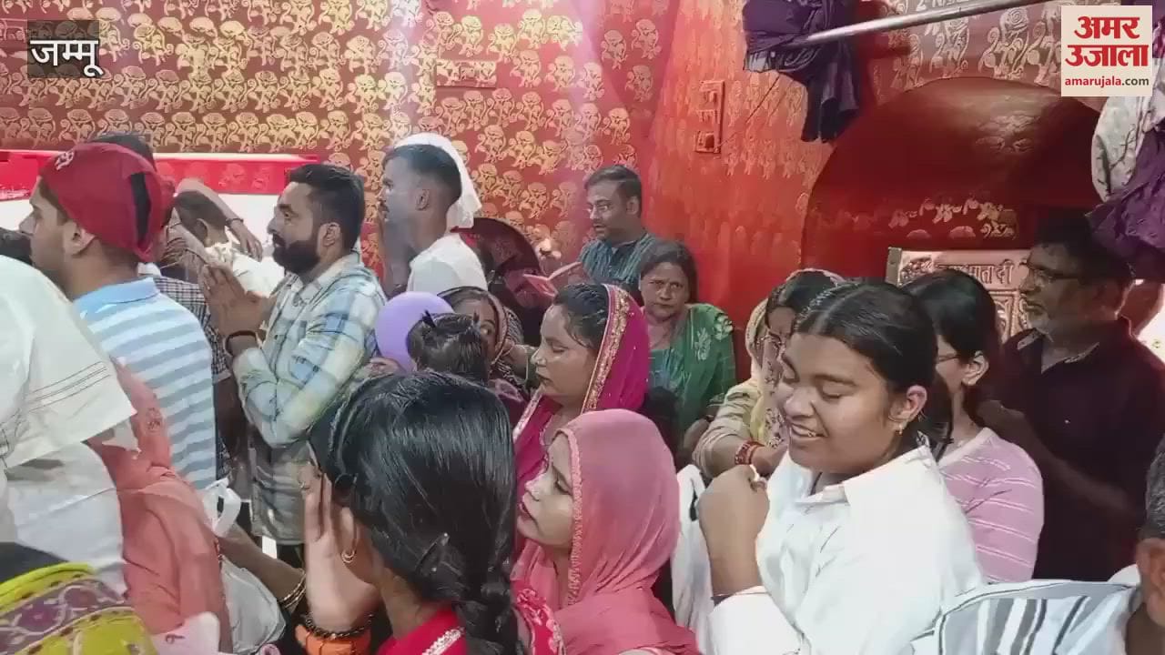 On the first Navratri, a wave of devotion poured in at the shrine of Bave Wali Mata.