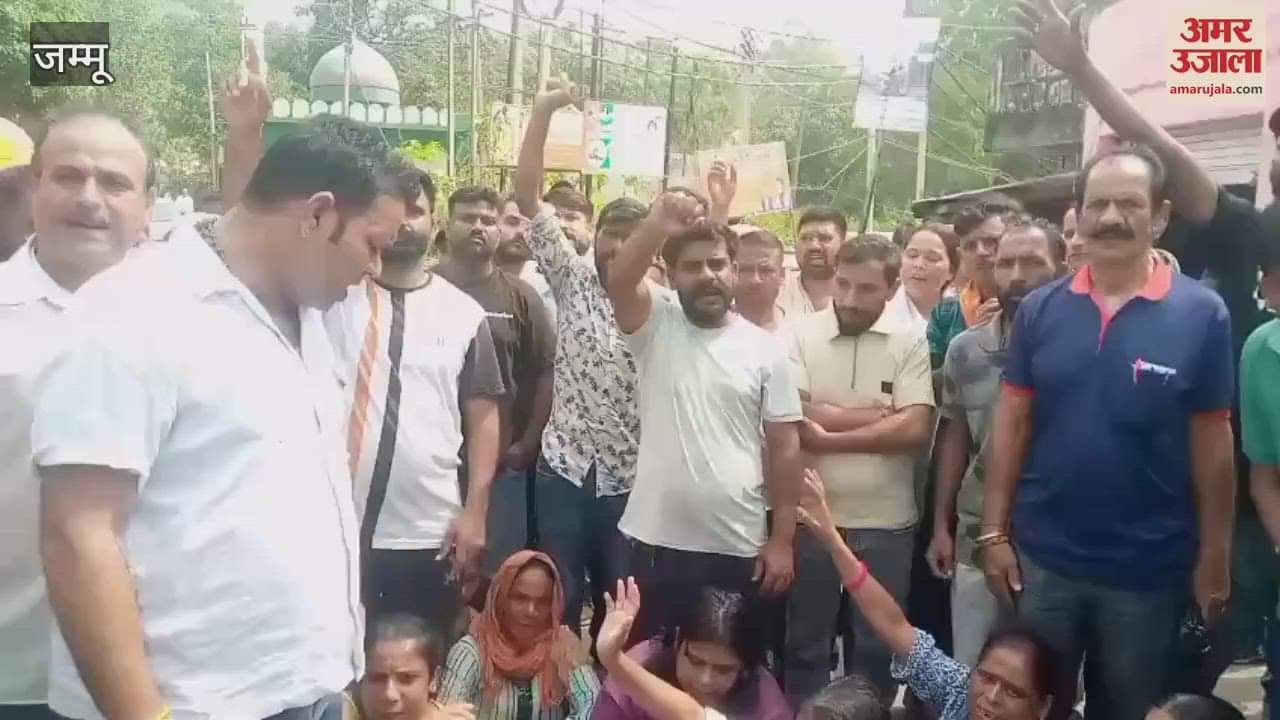 Chaos erupts after a young man dies at Ramnagar hospital; family members block roads to express anger