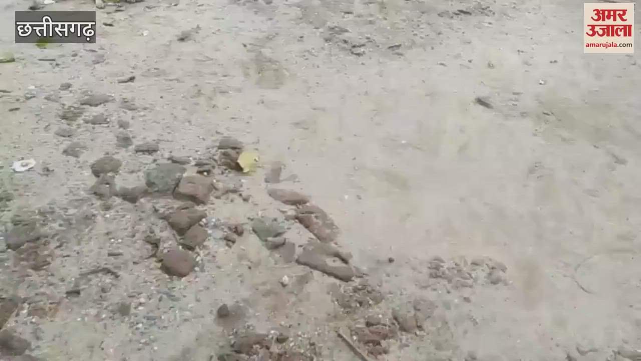 Teachers failed to arrive on the first day of the exam leaving students waiting for hours