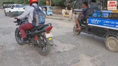 road of Panki Chhath Puja Ghat Canal Bridge has turned into potholes
